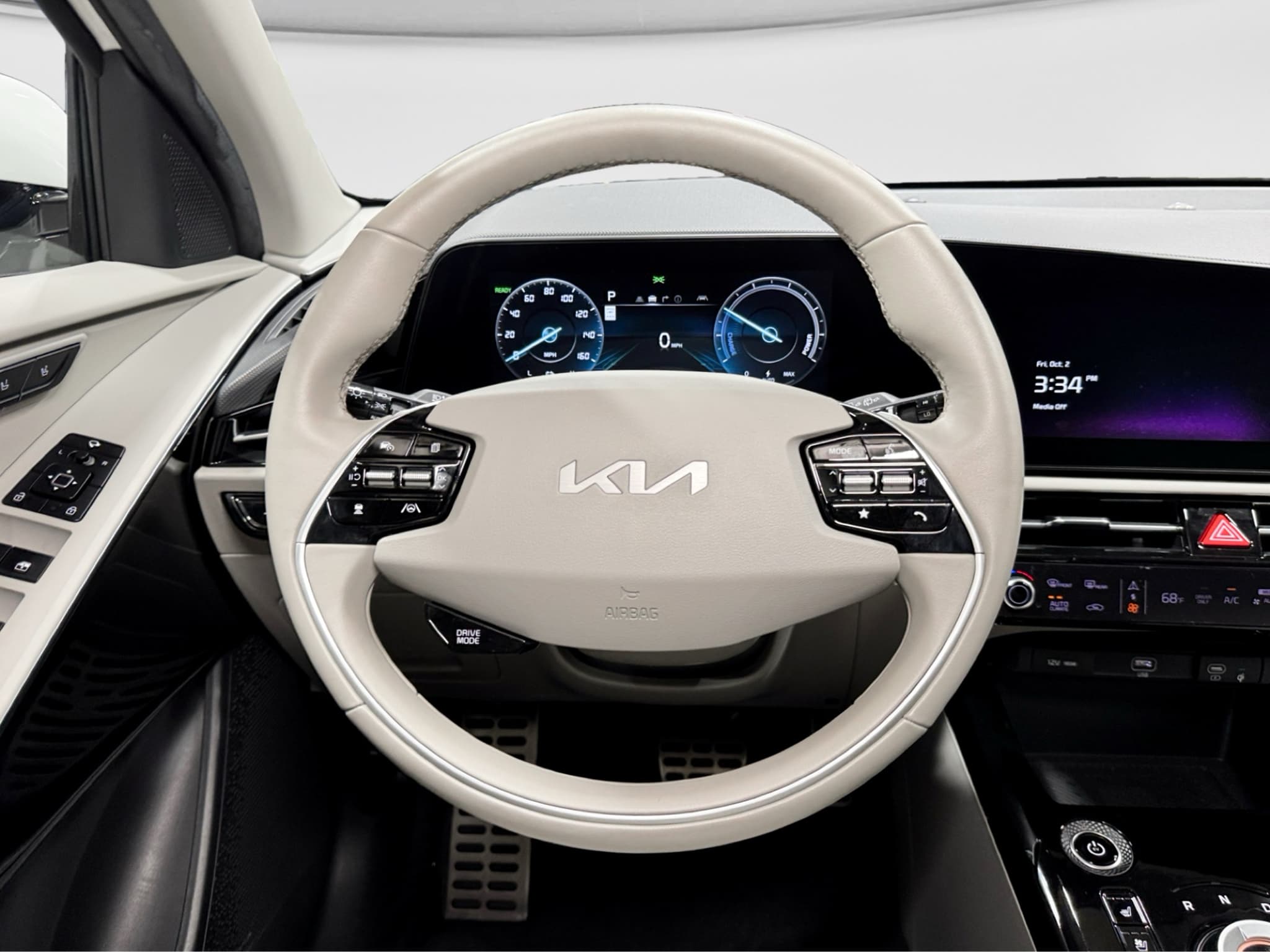 2023 Kia Niro EV view 8