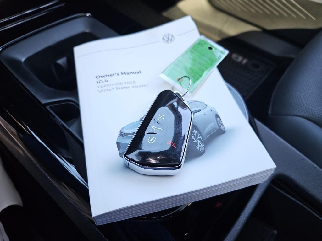 2021 Volkswagen ID.4 view 17
