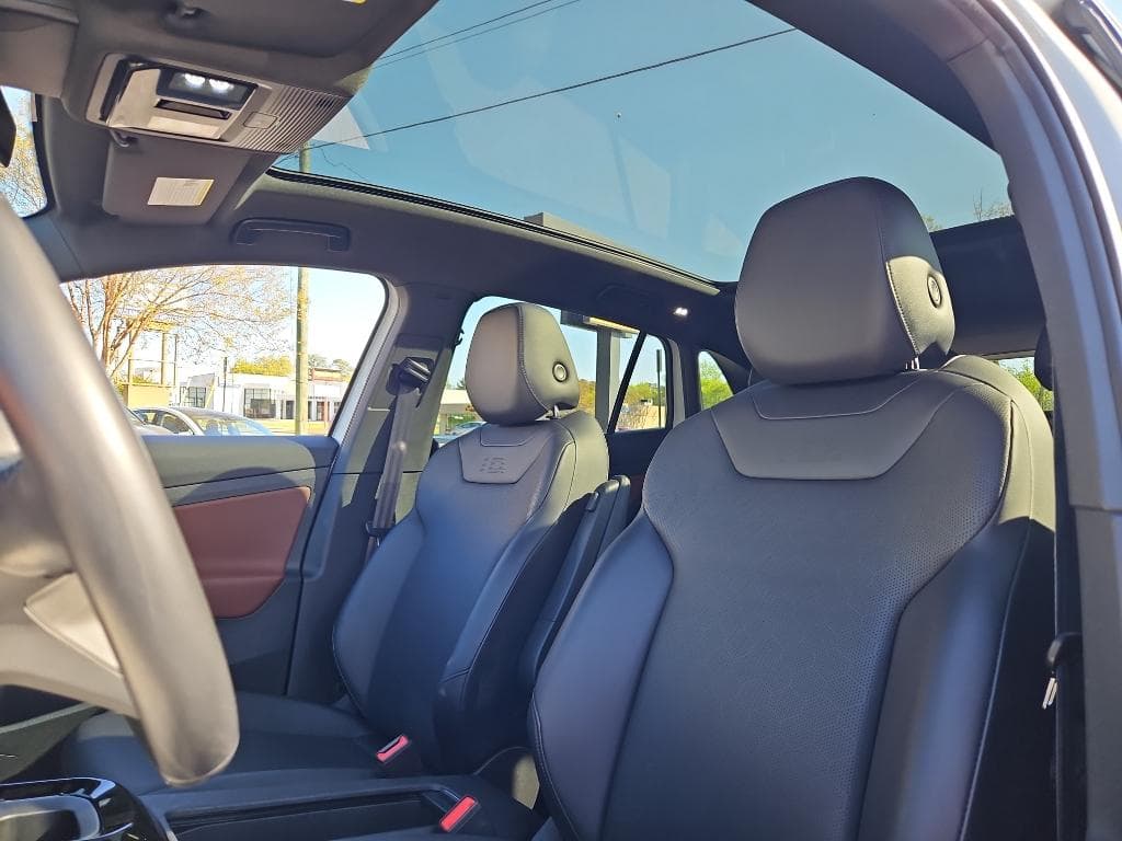 2021 Volkswagen ID.4 view 18
