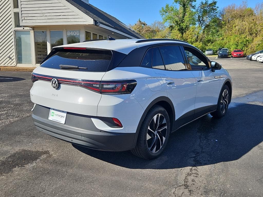 2021 Volkswagen ID.4 view 3