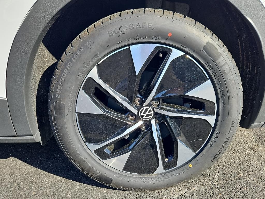 2021 Volkswagen ID.4 view 25