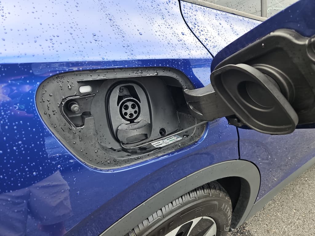 2021 Volkswagen ID.4 view 5