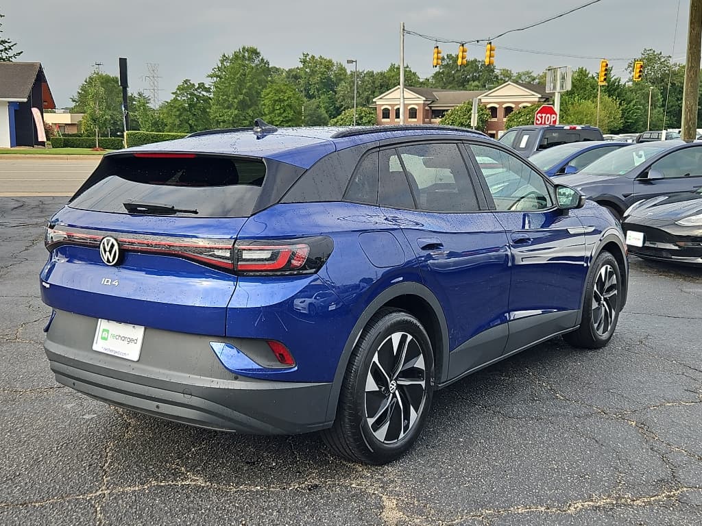 2021 Volkswagen ID.4 view 3