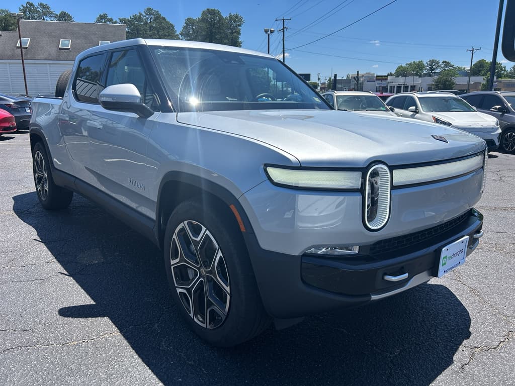 2024 Rivian R1T view 4