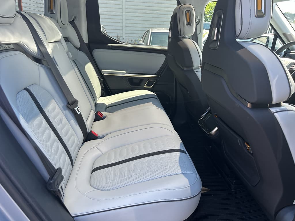 2024 Rivian R1T view 17