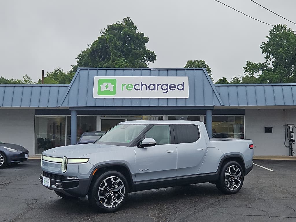 2024 Rivian R1T view 5