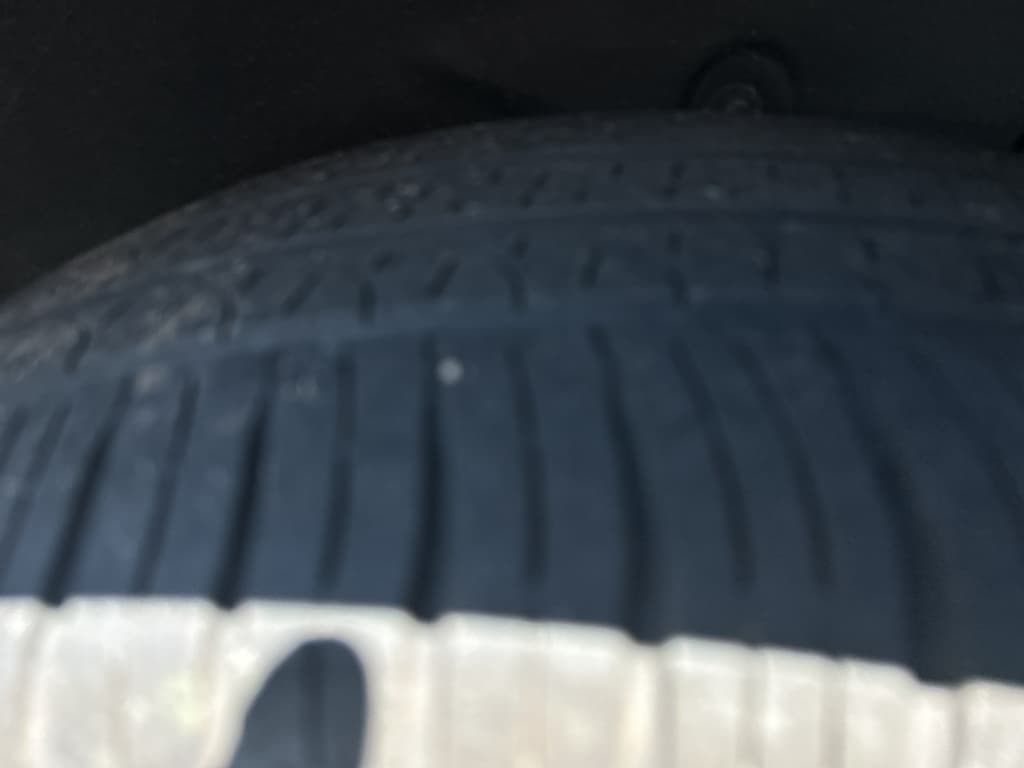 2024 Rivian R1T view 28