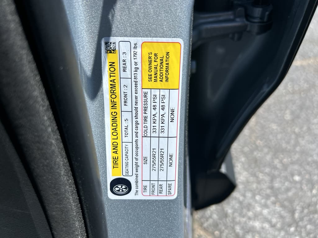 2024 Rivian R1T view 24