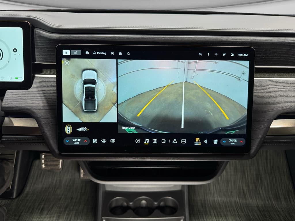 2024 Rivian R1T view 21