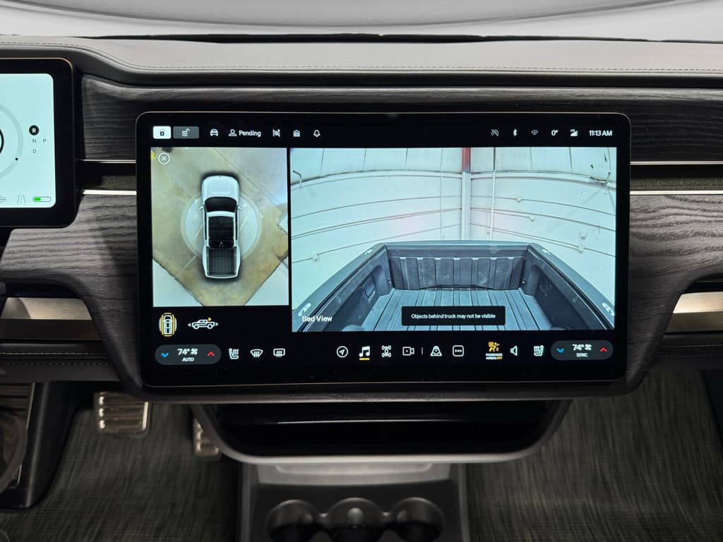 2024 Rivian R1T view 16