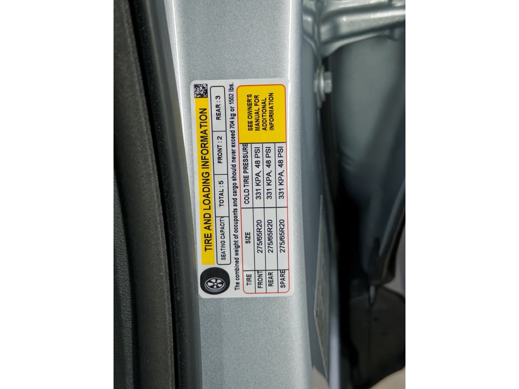 2024 Rivian R1T view 34