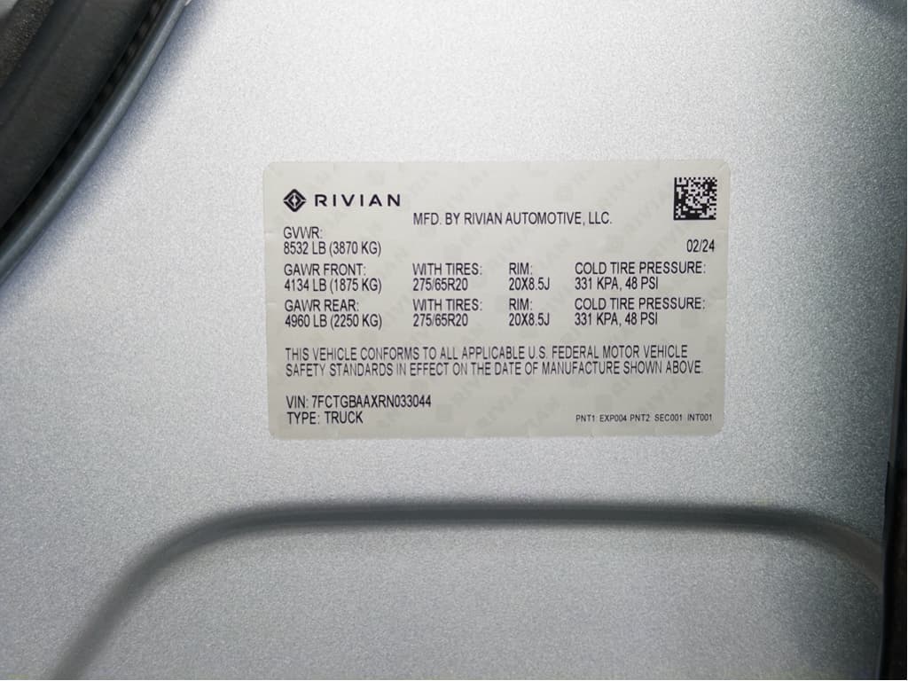 2024 Rivian R1T view 33