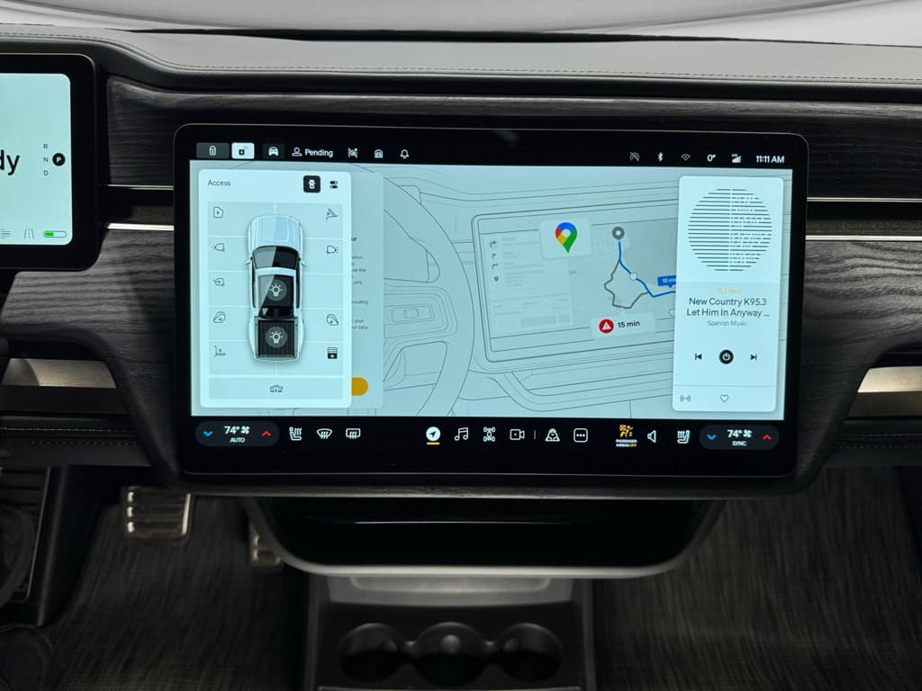 2024 Rivian R1T view 14