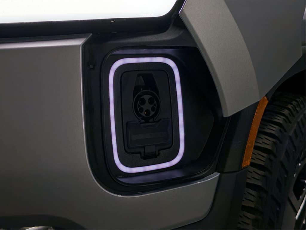 2024 Rivian R1T view 5