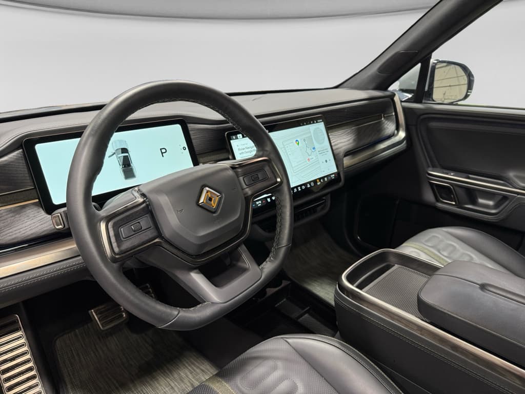 2024 Rivian R1T view 22