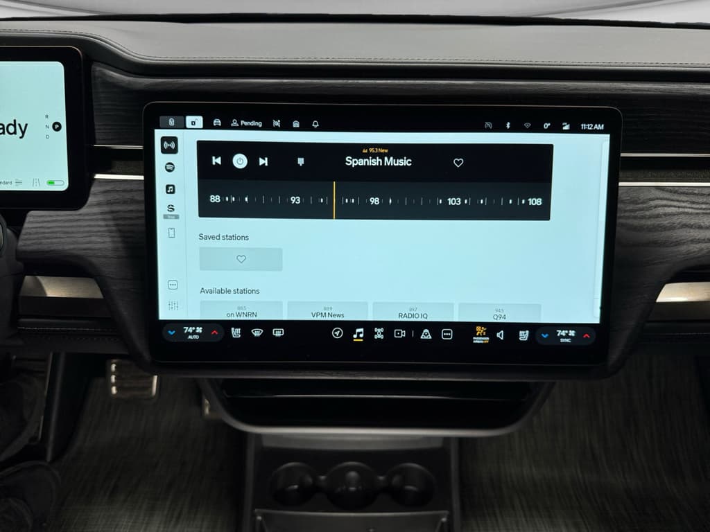 2024 Rivian R1T view 13