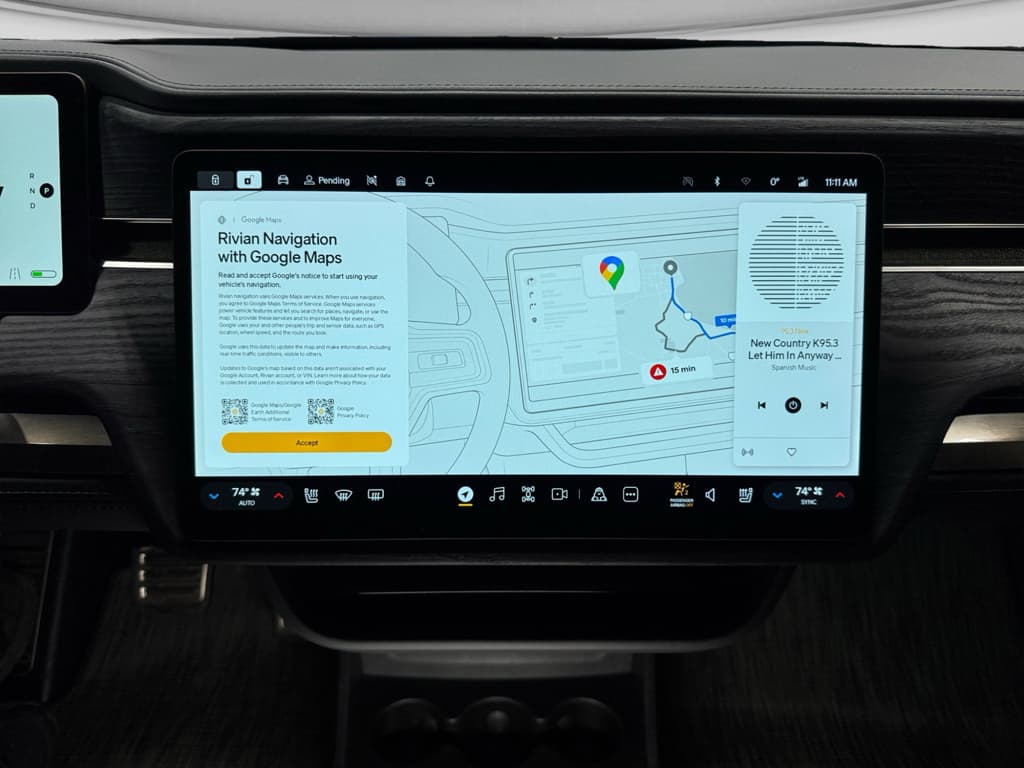 2024 Rivian R1T view 12