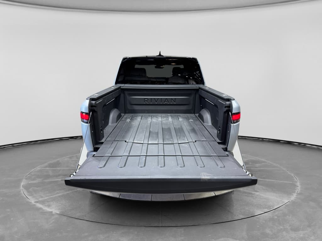 2024 Rivian R1T view 32