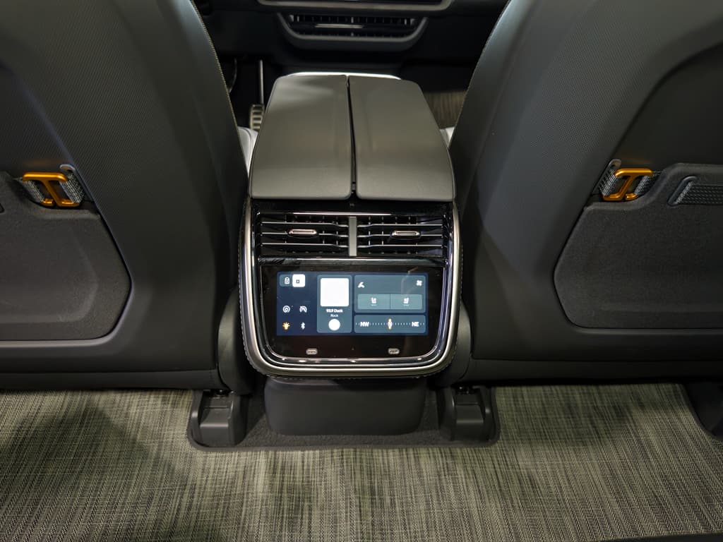 2024 Rivian R1T view 26