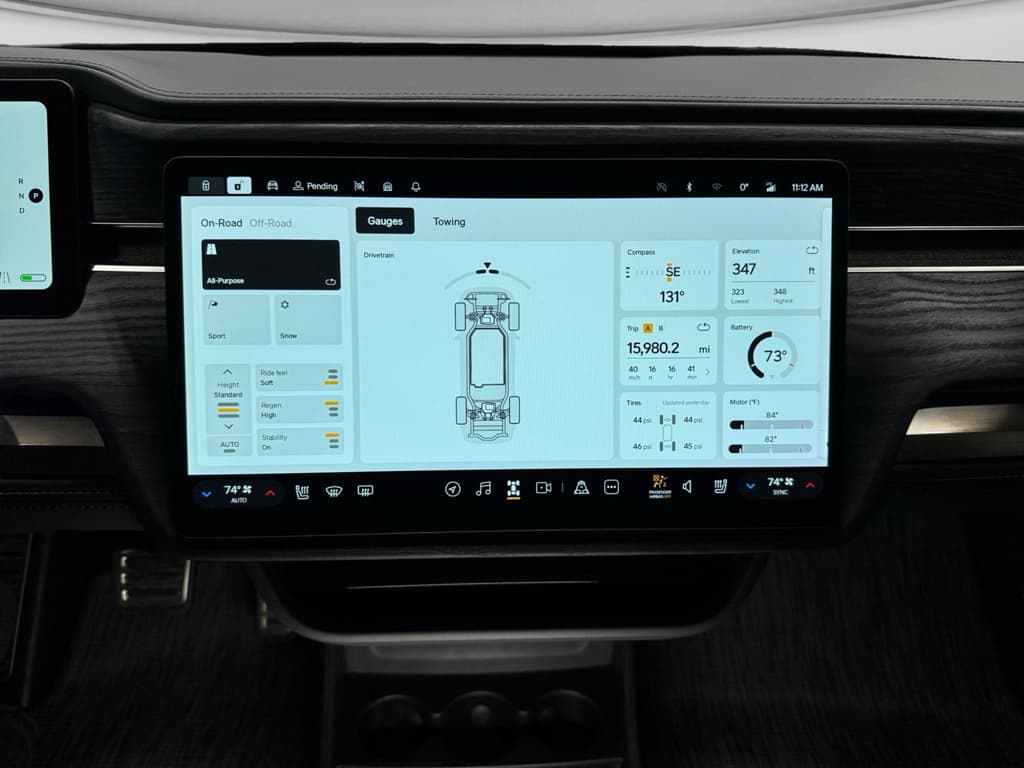 2024 Rivian R1T view 15