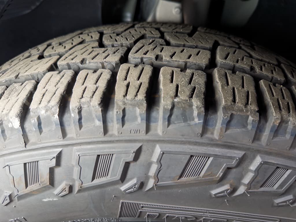 2024 Rivian R1T view 36