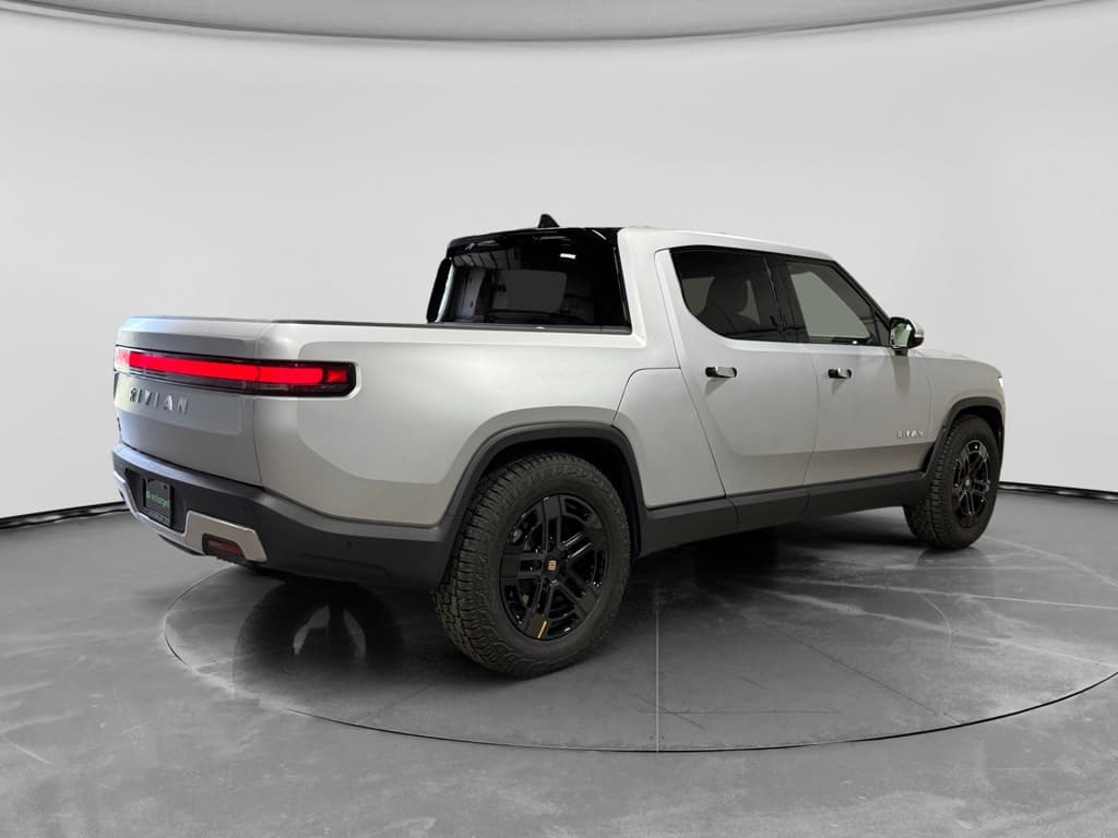 2024 Rivian R1T view 3
