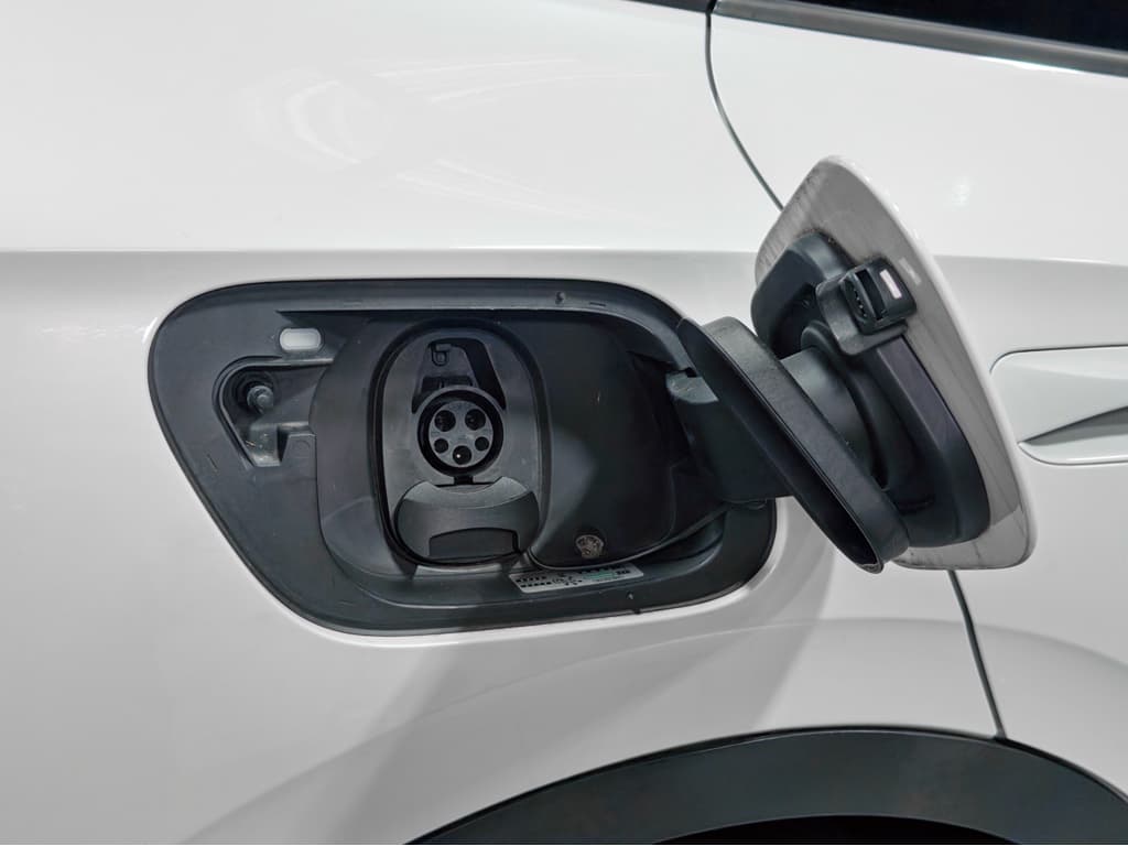 2023 Volkswagen ID.4 view 5