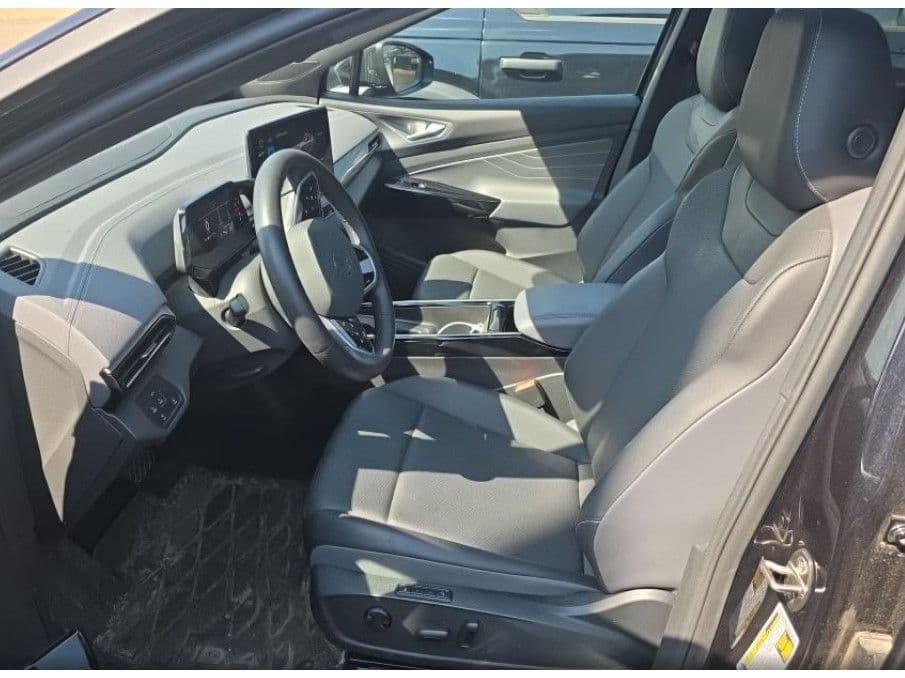 2023 Volkswagen ID.4 view 5