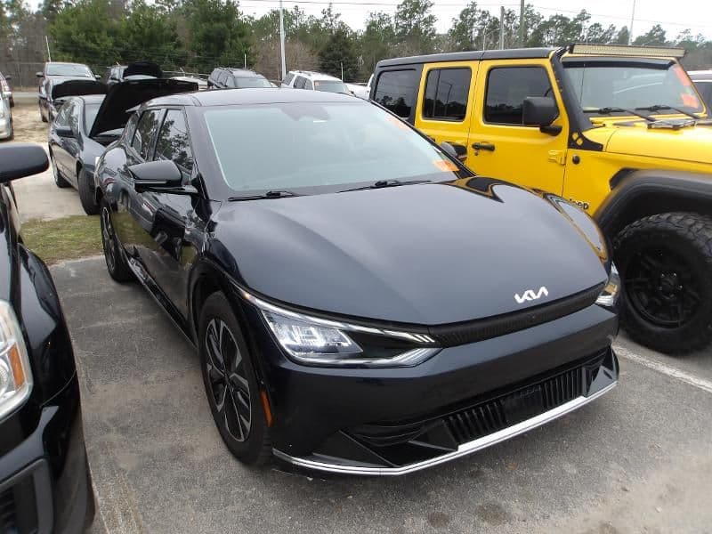 2022 Kia EV6 view 3