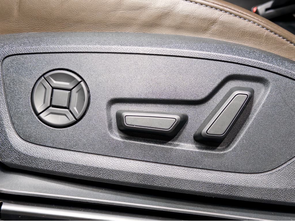 2025 Audi Q6 e-tron view 6