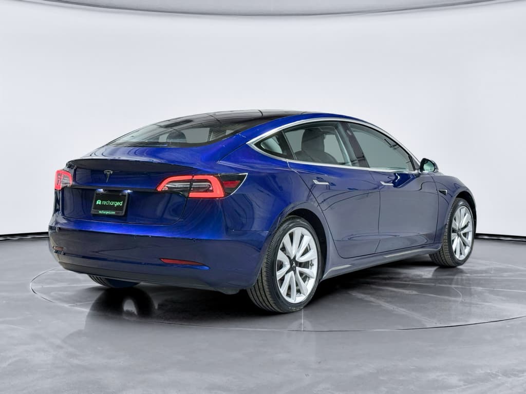 2018 Tesla Model 3 view 3
