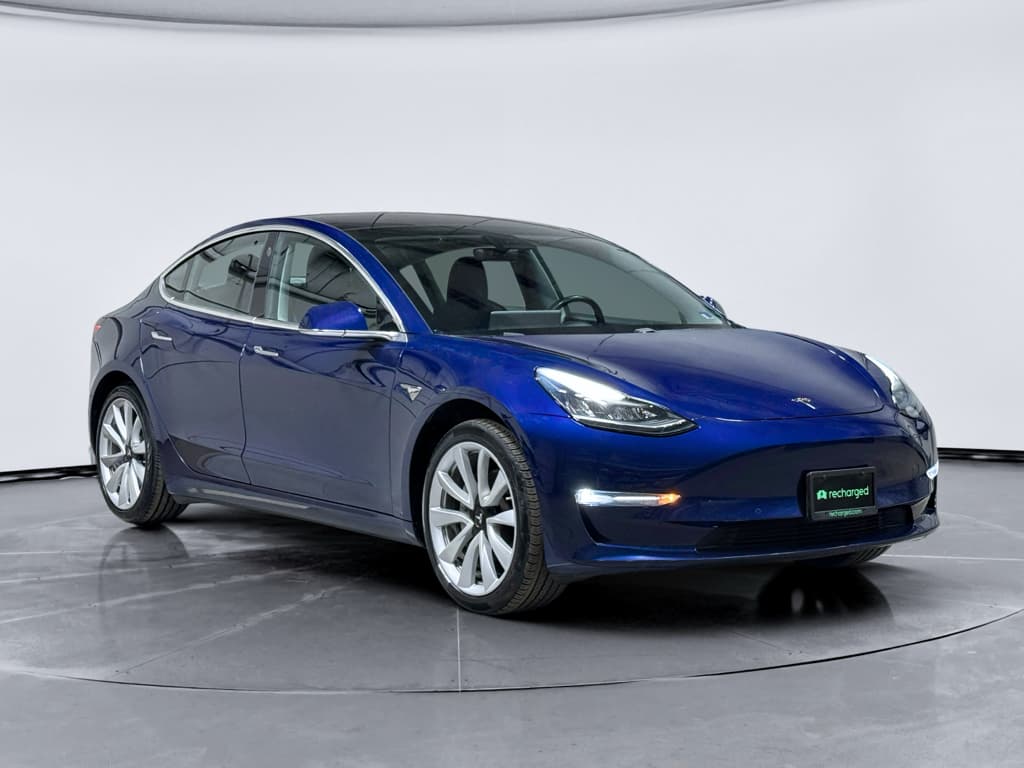 2018 Tesla Model 3 view 4