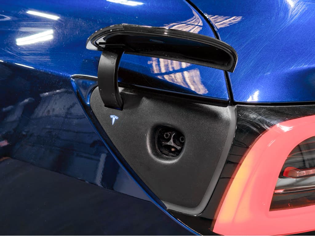 2018 Tesla Model 3 view 5