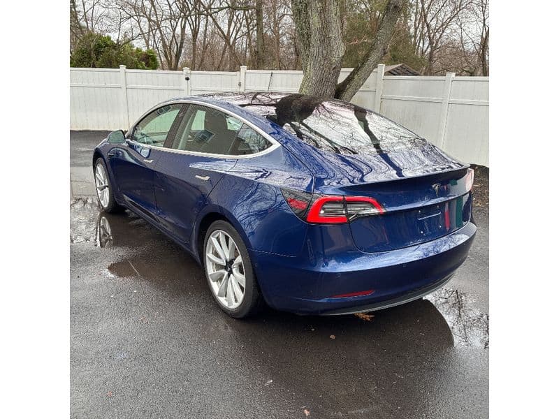 2018 Tesla Model 3 view 4
