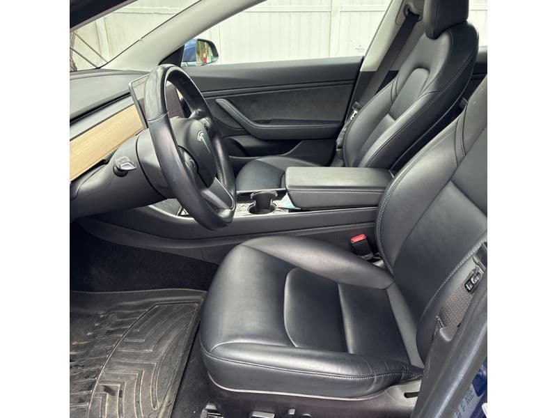 2018 Tesla Model 3 view 5