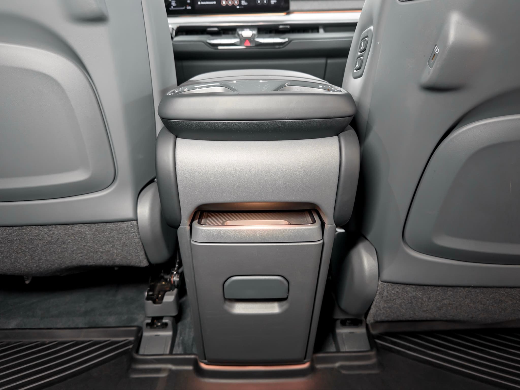 2024 Kia EV9 view 21