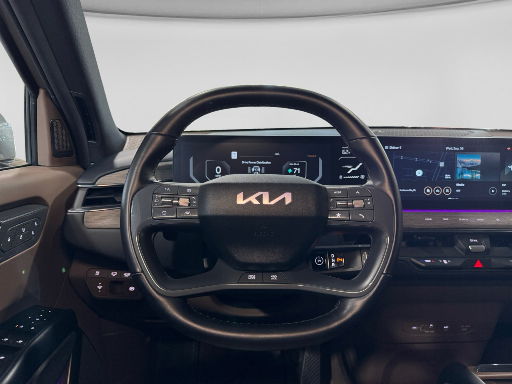2024 Kia EV9 view 8