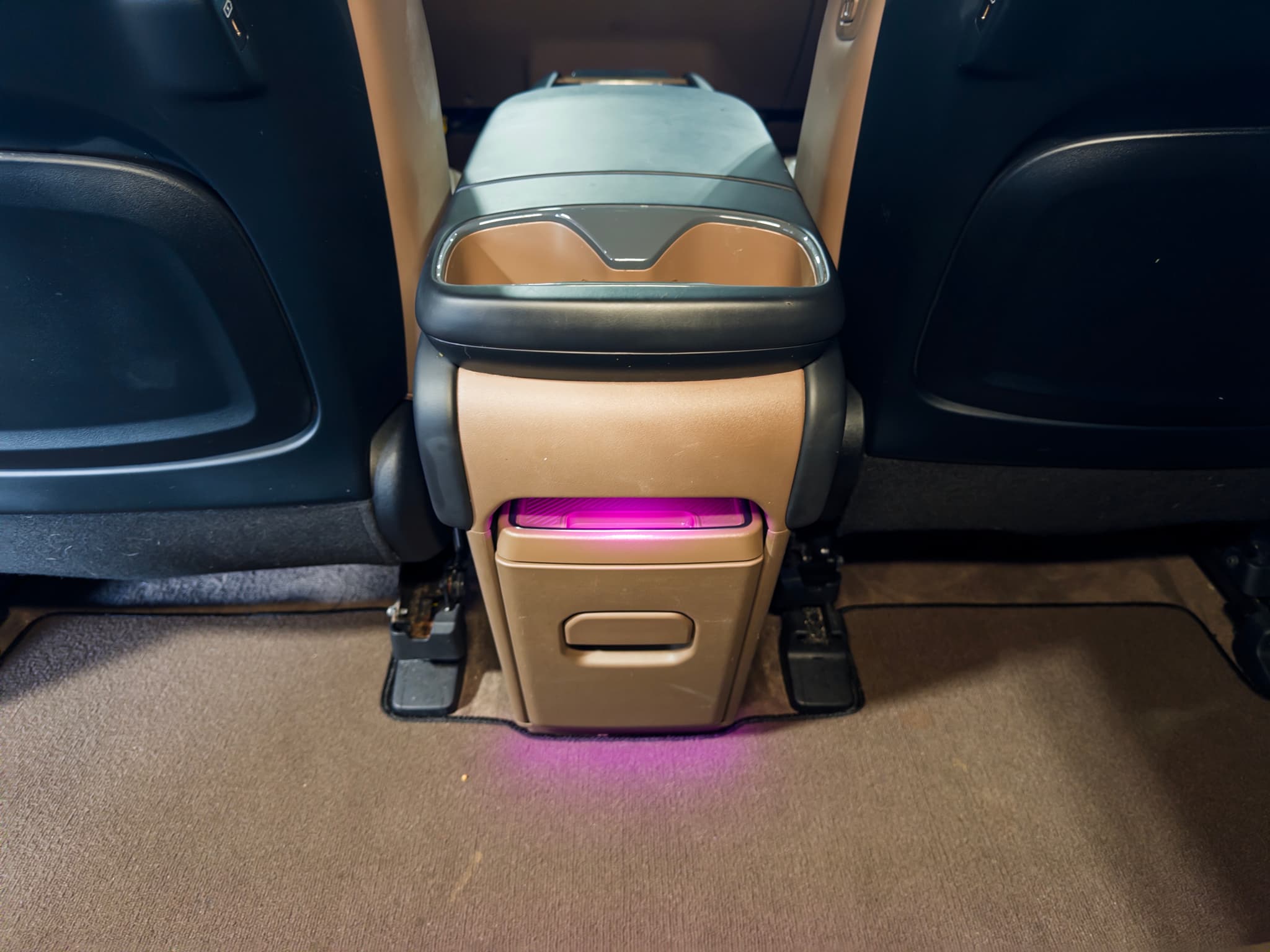 2024 Kia EV9 view 21