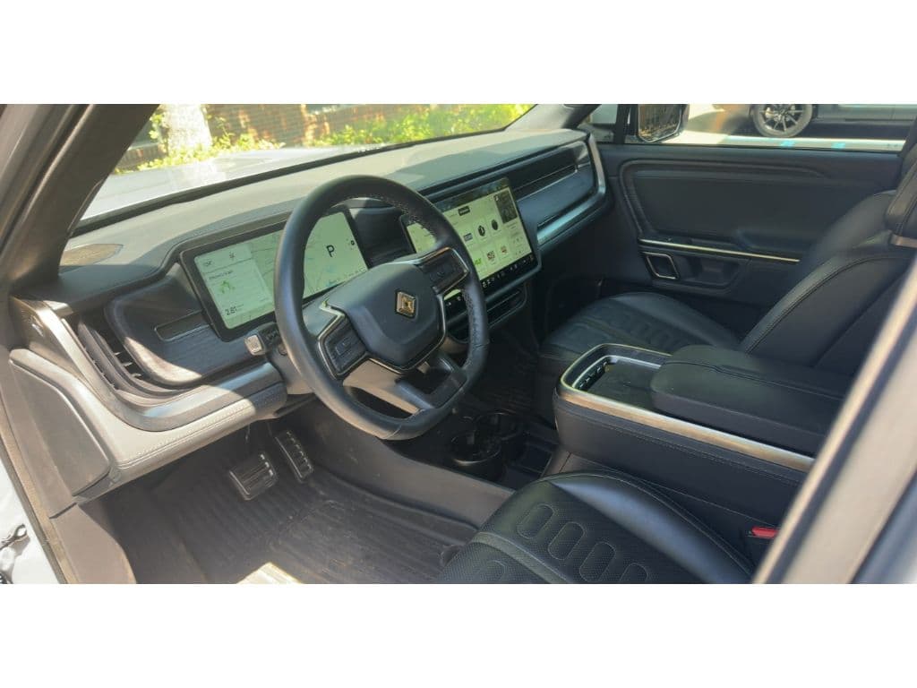 2024 Rivian R1T view 5