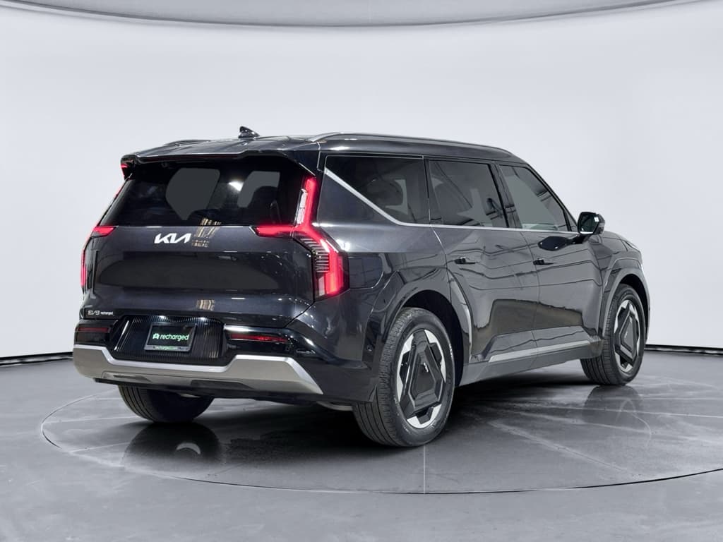 2024 Kia EV9 view 3