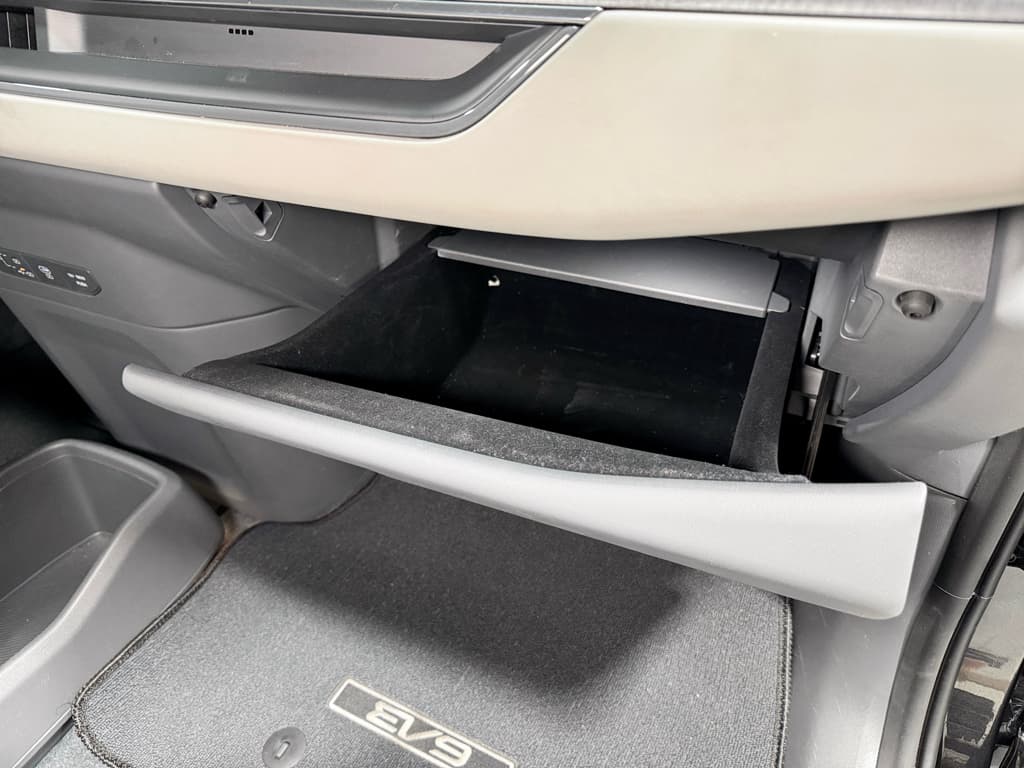 2024 Kia EV9 view 21