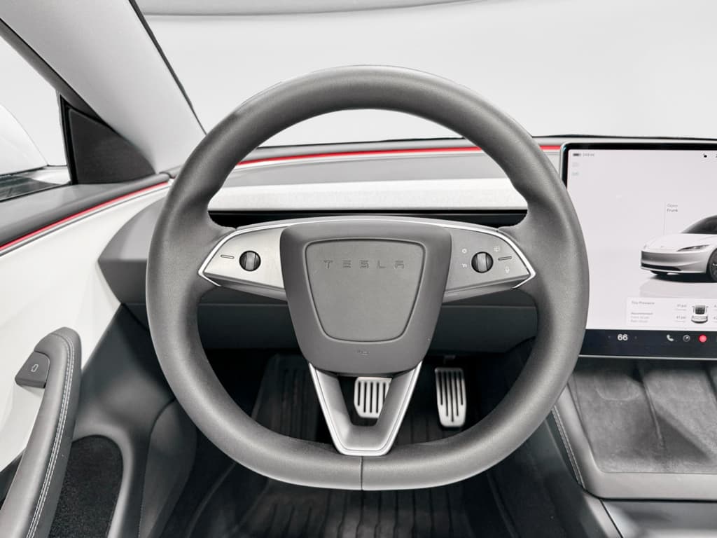 2025 Tesla Model 3 view 7