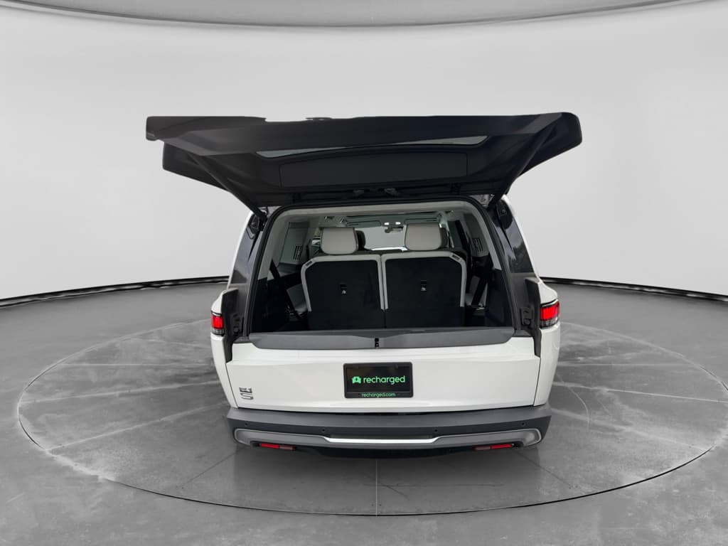2024 Rivian R1S view 26