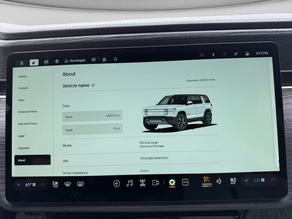 2024 Rivian R1S view 12