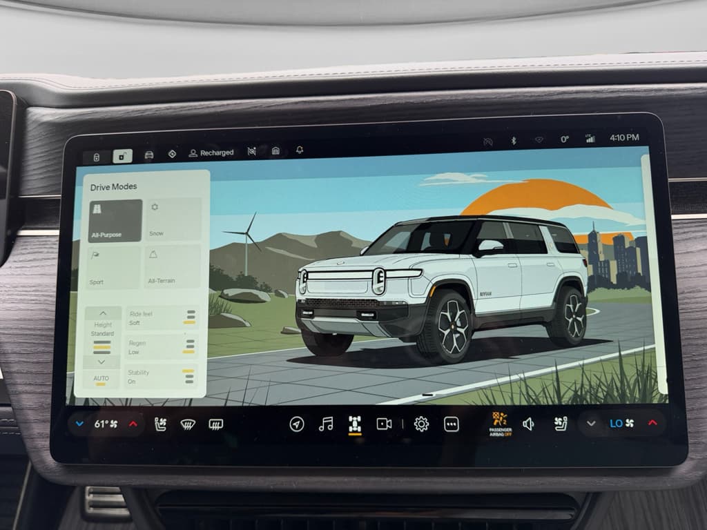 2024 Rivian R1S view 10