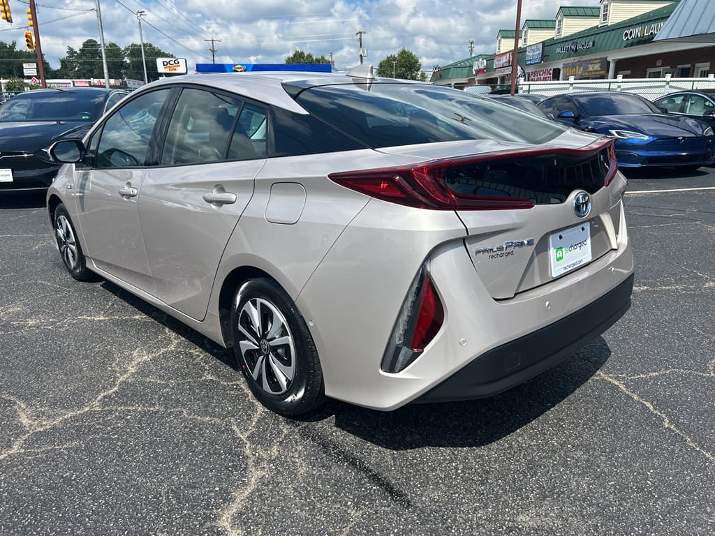 2017 Toyota Prius Prime view 2