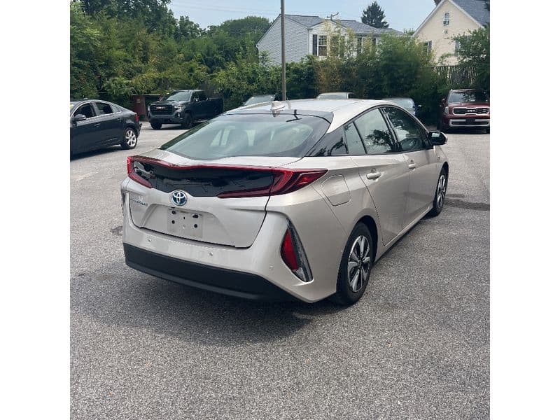 2017 Toyota Prius Prime view 3