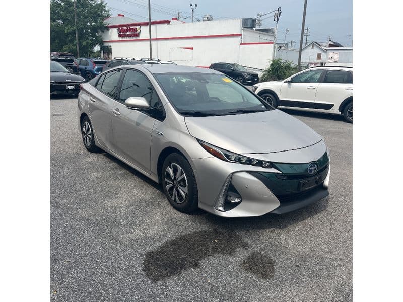 2017 Toyota Prius Prime view 4