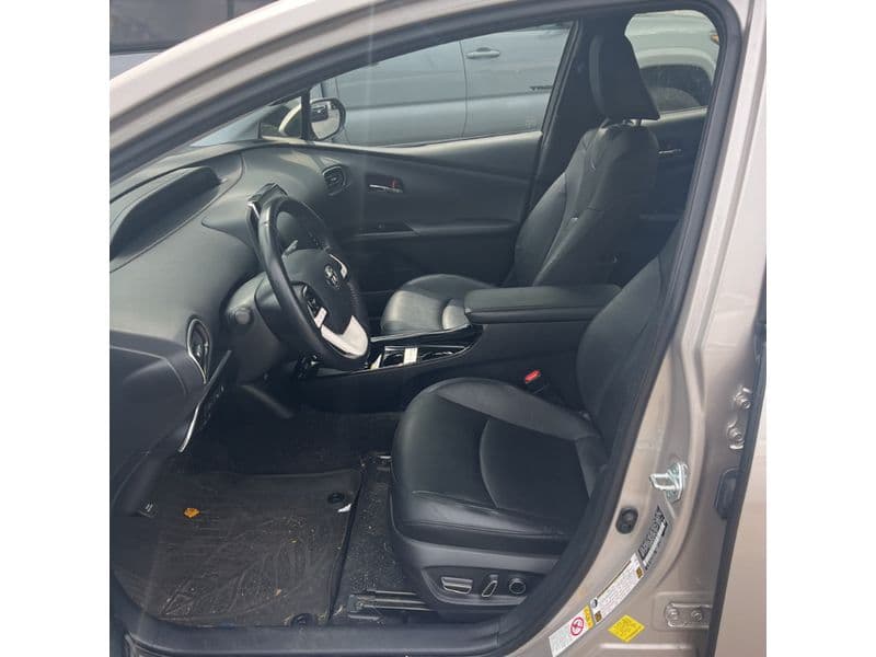 2017 Toyota Prius Prime view 5