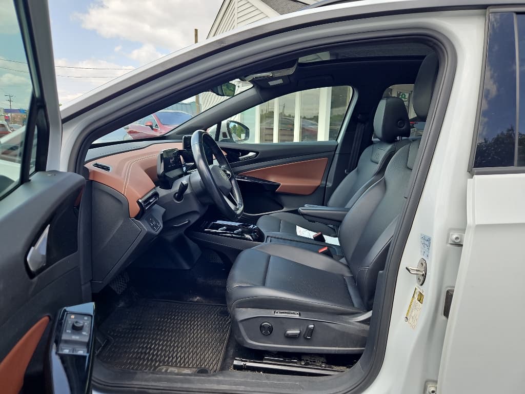 2021 Volkswagen ID.4 view 5